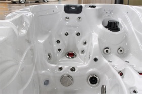 Masažni bazen whirpool