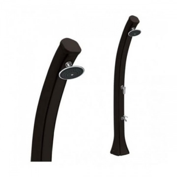 solarni tuš ob bazenu