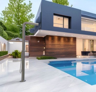 tuš za okolico bazena